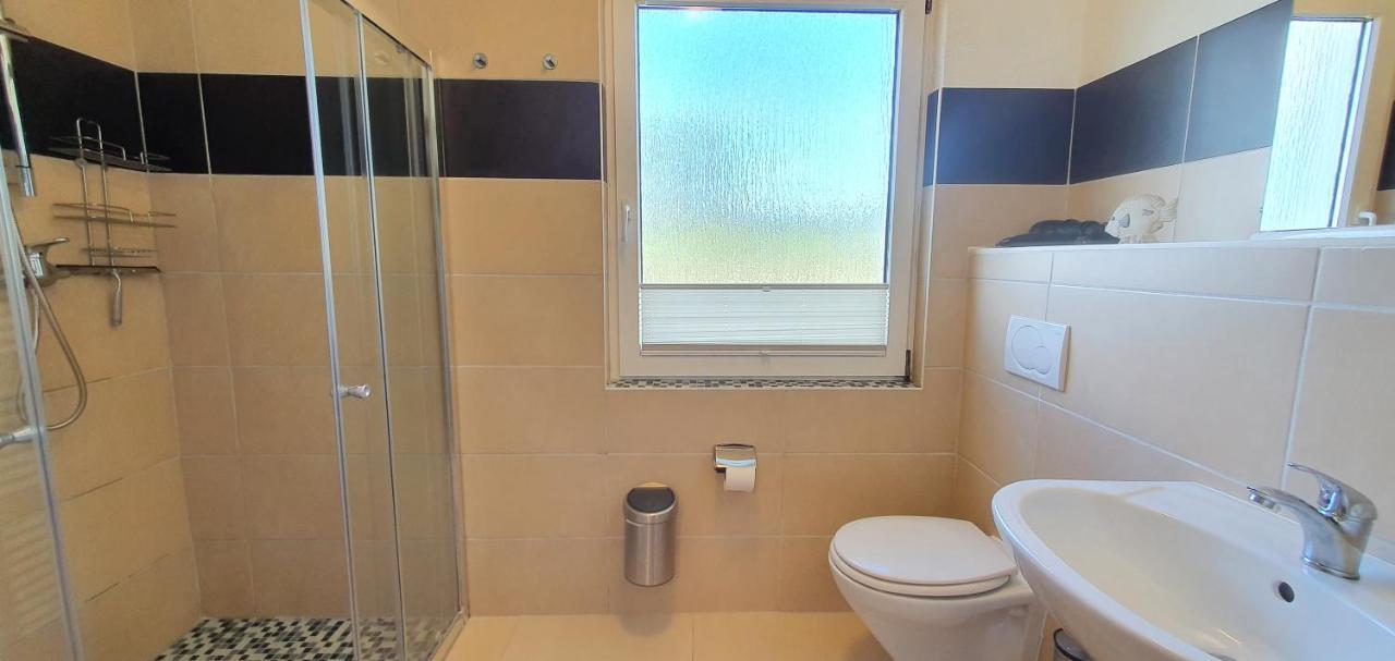 Pension Zum Riedensee Bastorf Exteriör bild