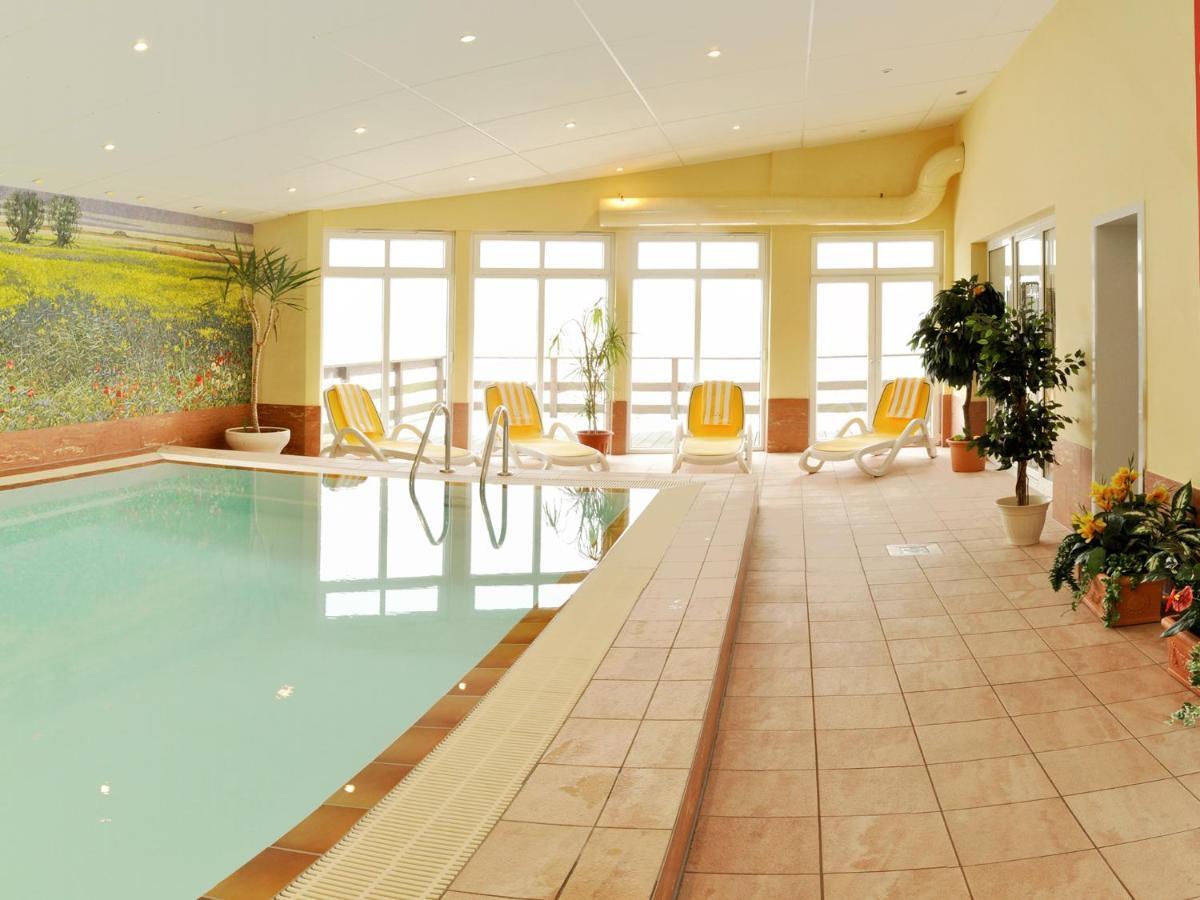 Pension Zum Riedensee Bastorf Exteriör bild